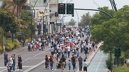 Catania, l'assalto domenicale al Lungomare chiuso al traffico: c'&egrave; voglia di uscire
