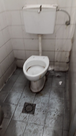 Fiera di Catania: bagni pubblici da far rabbrividire