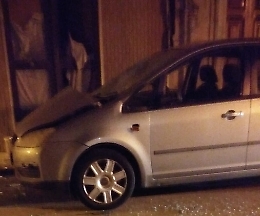 Canicattini Bagni, bomba carta contro l'auto dell'ex comandante della Polizia municipale
