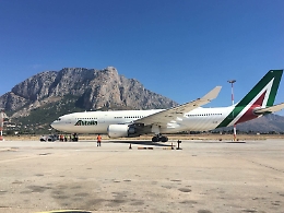 Il pannicello caldo di Alitalia: 4 voli in più per la Sicilia