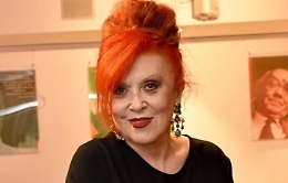 Silvana Grasso dona reperti al museo archeologico di Gela