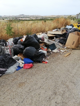 Gibisa-Ciavolotta: il trionfo dei rifiuti tra l'indifferenza degli amministratori