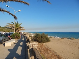 Gela, bimbo di sei anni rischia di annegare: salvato in extremis