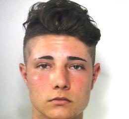 Augusta, 19enne arrestato per aver accoltellato due giovani