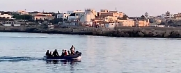 Lampedusa, nella notte approdati 67 tunisini con quattro barchini