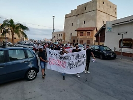Porto Empedocle in piazza contro l'immigrazione selvaggia e contro il Governo