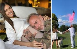 Sharon Fonseca piange di gioia quando scopre con Gianluca Vacchi il sesso del nascituro