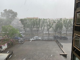 Ciclone di tipo tropicale su Catania, il caldo scatena pioggia e vento