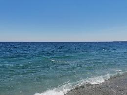 L'ira del sindaco di Mascali: «Le Procure facciano luce sull'inquinamento marino»