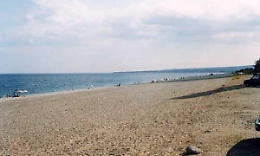 Ferragosto  e notte di San Lorenzo, spiagge chiuse a Fondachello e S.Anna