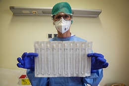 Canicattini Bagni, contagiato va a una festa: tampone per 100 ragazzi