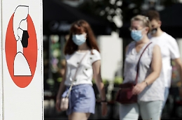 Da domani obbligo di mascherina all'aperto anche in Sicilia: ecco quando