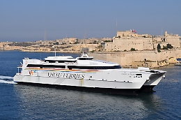 Pozzallo, il catamarano del mattino da Malta senza controlli, quello della sera sì