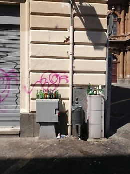 Catania, centro storico: si credeva fosse solo immondizia invece è strafottenza