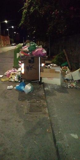 Catania, via Barraco angolo via Messina: uno spettacolo!