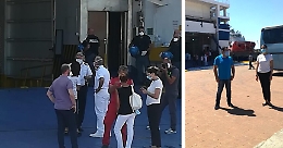 Augusta, da nave quarantena sbarcano 167 migranti: negativi al covid