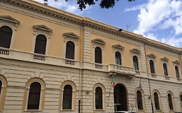 Catania, tenta di evadere dal carcere di Piazza Lanza lanciandosi dal muro di cinta