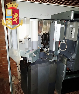 Caltanissetta, ladri in monetine in azione subito arrestati da Squadra Mobile e volanti