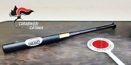 Giarre, va a casa della ex con una mazza e picchia i presenti: arrestato