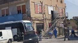 Migranti, quarantena prolungata, attimi di forte tensione a Cannatello