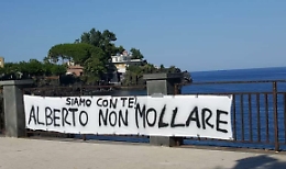 Si "risveglia" dopo due mesi di coma: «Grazie per avere pregato per me»