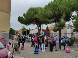 Sanificazione in ritardo, la campanella della ripresa attività scolastica suona alle 10,30