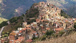 Allarme covid a Castel di Lucio, un abitante su dieci in quarantena e scuole chiuse