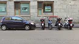 Catania: via Puccini, parcheggio moto invaso dalle auto