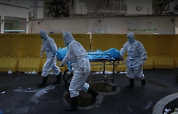 Gela, il Covid si porta via intera famiglia: in 10 giorni morti padre, madre e figlio