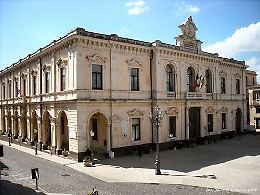 Palazzolo Acreide, ha un debito con il Comune: decade consigliera