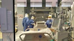 Covid, prof. Cacopardo: «In ospedale anche 30enni gravi. Solo tre modi per venirne fuori»