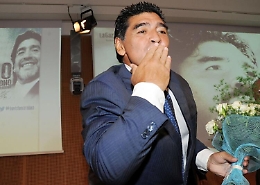 Maradona, un medico rivela: &laquo;E' stato sepolto senza il cuore&raquo;