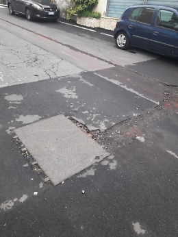 Catania: manto stradale dissestato in Via Cagnoni