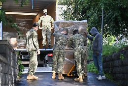 Covid, mascherine e camici donati da base Nato Sigonella