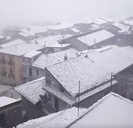 Meteo, brividi di freddo in Sicilia: nel Messinese è già arrivata la neve