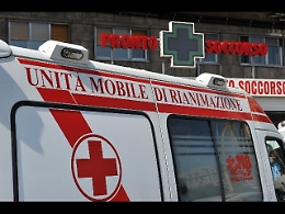 Palermo, passante ferito al volto da una sostanza corrosiva