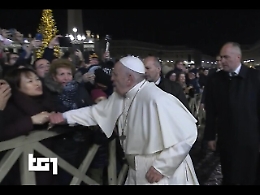 Papa strattonato si infuria,poi si scusa