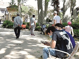 A Catania paura per i nuovi focolai 
di Covid: «Positivi sono usciti da casa»