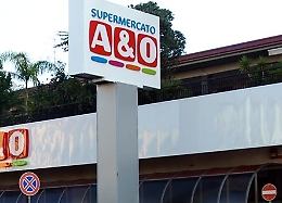Aci Catena, razziavano il supermercato dove lavoravano: arrestati