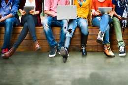 Le paure, i sogni e le speranze dei giovani nel report "Generazione 18" di Sicilian Post e Fondazione DSE