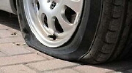 Milazzo, ruote tagliate ad auto di due funzionari del Comune