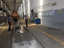 Messina, rave party a base di alcol e droga nel capannone dismesso delle Fs