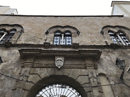 Artista inglese in una pozza di sangue,
 a Palermo in  Questura due sue amiche