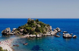 Taormina, forse presto degli indizi sul cadavere in mare senza arti