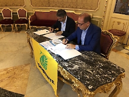 Noto e Avola mettono al bando la plastica: &laquo;Stop a posate, piatti, cannucce e bicchieri&raquo;