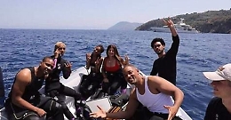 Dopo Beyoncé e Jay-Z,
 Will Smith e famiglia 
ed anche la "sorellina"
di Belen: la Sicilia
terra di star e vip