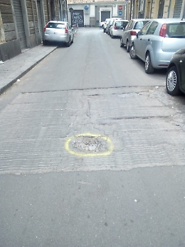 Catania, via Di Stefano: strada dissestata da gennaio