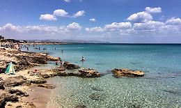 Dipendente ospedale, in malattia per trauma al ginocchio, "saltellava al mare a Marzamemi"