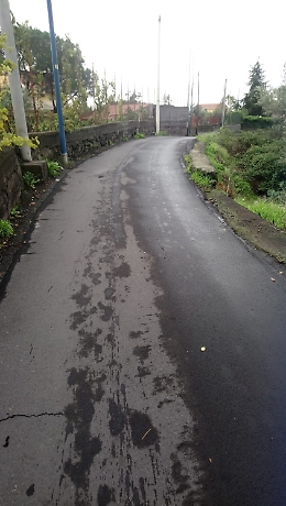 Pedara:  strada pericolosa per la vita umana