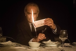 Teatro, attori e spettatori attorno al tavolo de "La Cena"